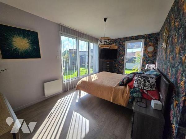 LANDEDA.  Belle maison traditionnelle de 2005 de 172m2  + une extension  en bois de 2012, posée...