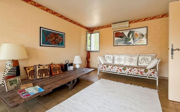 Appartement à vendre    1 pièce • 23 m2 Saint-Raphaël