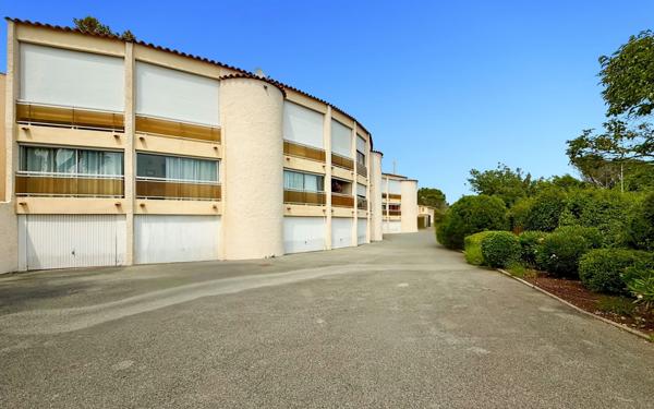 Appartement à vendre    1 pièce • 23 m2 Saint-Raphaël