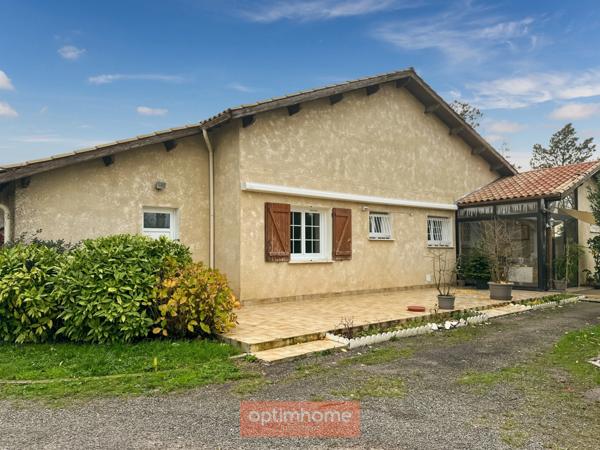 VILLA DE TYPE LANDAISE DE PLAIN-PIED 157 M2 Habitables , JARDIN AVEC FORAGE.