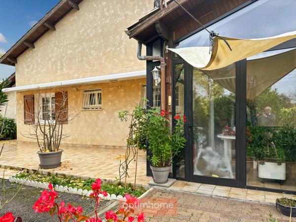 VILLA DE TYPE LANDAISE DE PLAIN-PIED 157 M2 Habitables , JARDIN AVEC FORAGE.