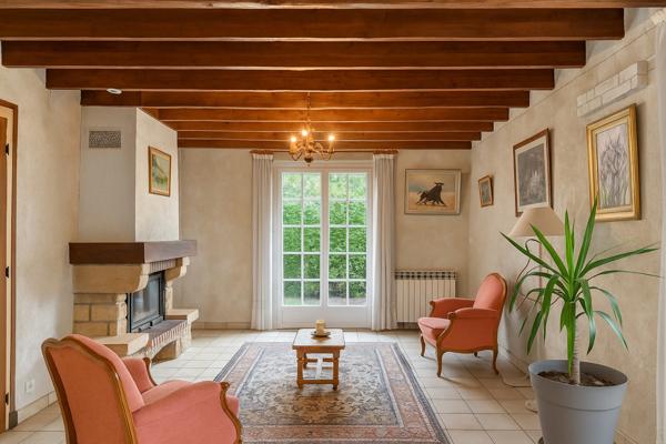 VILLA DE TYPE LANDAISE DE PLAIN-PIED 157 M2 Habitables , JARDIN AVEC FORAGE.