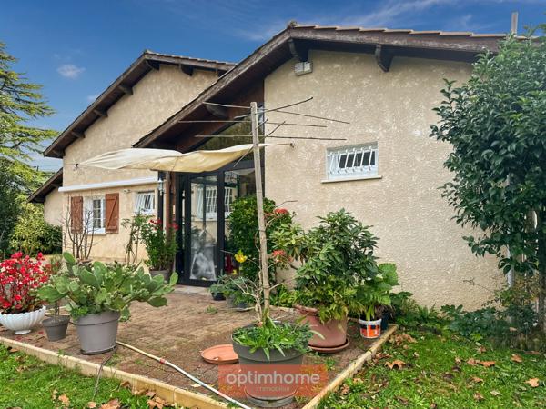 VILLA DE TYPE LANDAISE DE PLAIN-PIED 157 M2 Habitables , JARDIN AVEC FORAGE.