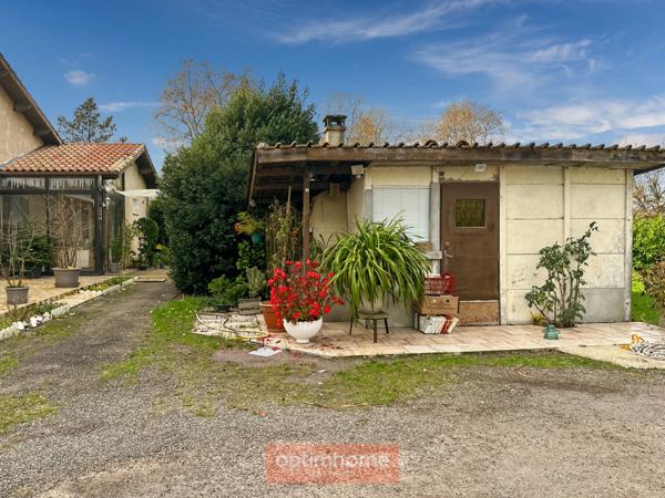 VILLA DE TYPE LANDAISE DE PLAIN-PIED 157 M2 Habitables , JARDIN AVEC FORAGE.