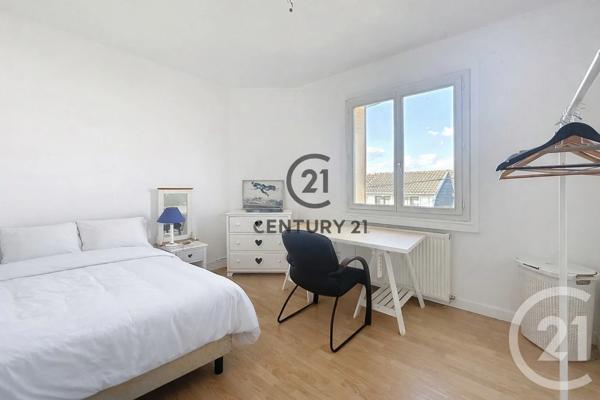 Maison à vendre  8 pièces - 174,08 m 2   CHELLES  - 77