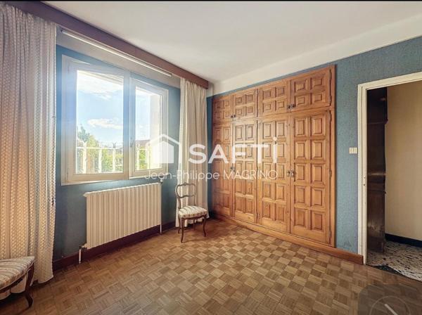 Maison familiale spacieuse et idéale pour grande famille.