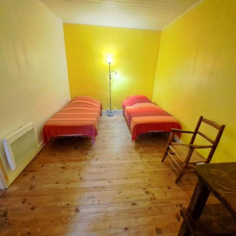 A VENDRE MONTSEGUR / MAISON / JARDIN / GRANGE / ATELIER