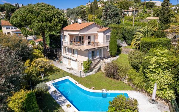 Maison à vendre    6 pièces •  Golfe Juan - Vallauris