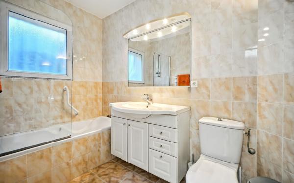 Maison à vendre    6 pièces •  Golfe Juan - Vallauris