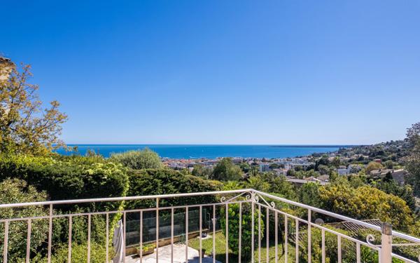 Maison à vendre    6 pièces •  Golfe Juan - Vallauris