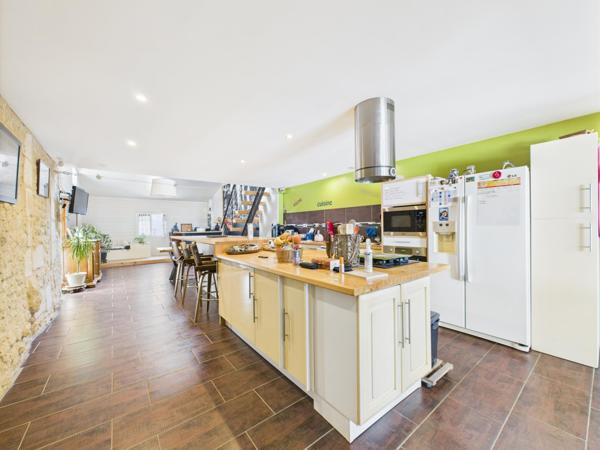 Maison traditionnelle à Saint-Martin-d'Ary, 3 Chambres, jardin