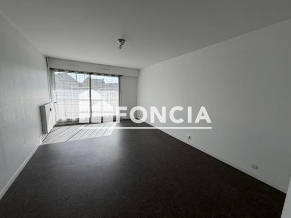 Location Appartement 3 pièces 68.96 m² - 16 PLACE DU VIEUX PRE -1ER GAUCHE 28100 DREUX Dreux 28100