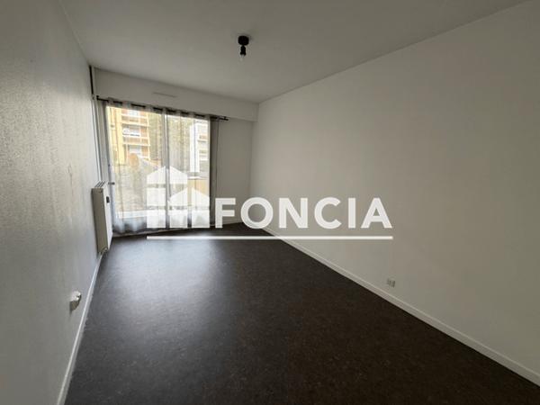 Location Appartement 3 pièces 68.96 m² - 16 PLACE DU VIEUX PRE -1ER GAUCHE 28100 DREUX Dreux 28100