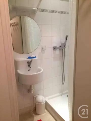 à vendre  24,76 m 2   PARIS  - 75007