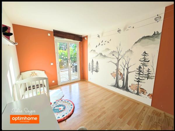 T3 Cessy centre en rez-de-jardin avec terrasse de 57 m², garage, cave et parking
