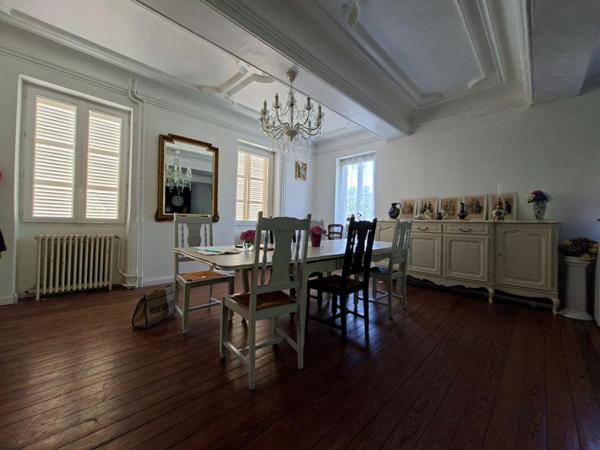 Maison Blanzy 9 pièce(s) 230 m2