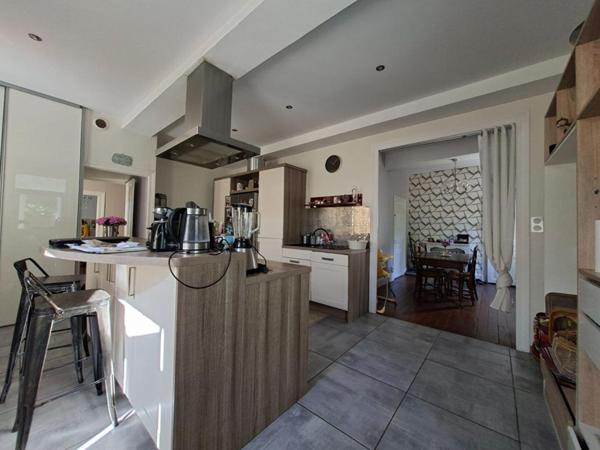 Maison Blanzy 9 pièce(s) 230 m2