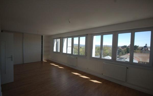 Appartement à louer    3 pièces •  Bourg-en-Bresse