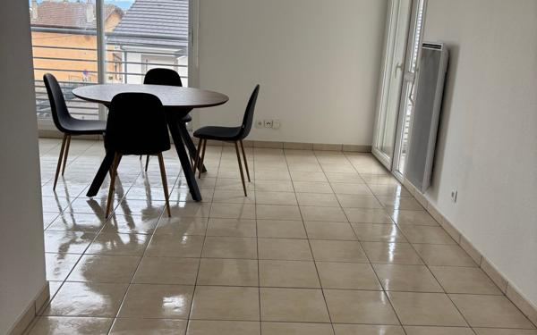 Appartement à louer    2 pièces • 47 m2 Annemasse