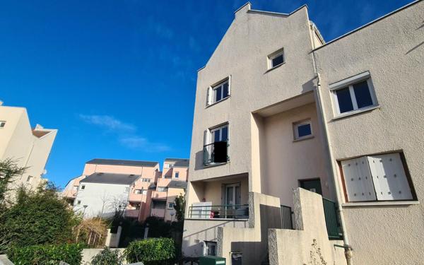 Appartement à vendre    7 pièces • 110 m2 Évry