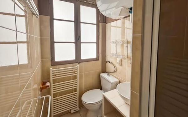 Appartement à vendre    2 pièces • 27,50 m2 Paris 15