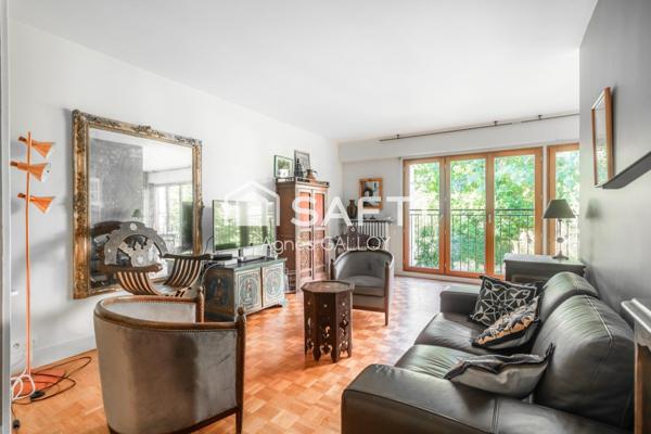 Emplacement privilégié proche des commerces et au calme