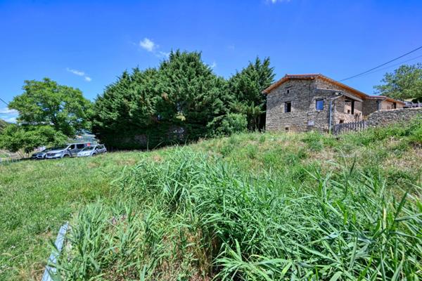 Ferme P7 en campagne à finir de rénover sur un ensemble de 2200 m² de parcelles vendre à THURINS (69)