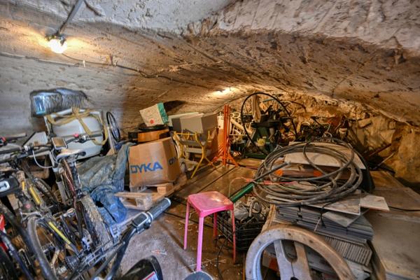 Ferme P7 en campagne à finir de rénover sur un ensemble de 2200 m² de parcelles vendre à THURINS (69)