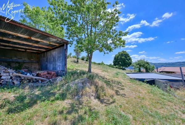 Ferme P7 en campagne à finir de rénover sur un ensemble de 2200 m² de parcelles vendre à THURINS (69)