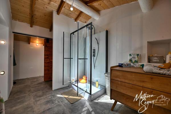 Ferme P7 en campagne à finir de rénover sur un ensemble de 2200 m² de parcelles vendre à THURINS (69)