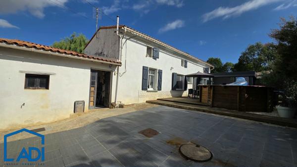 Entre Saint-Maixent-l'École et La Crèche ! Le charme de l'ancien dans un environnement paisible, Azay le brule 79400