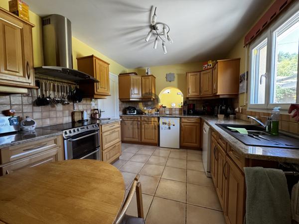 Maison familiale 120 m² avec piscine, suite parentale, grange et grand terrain