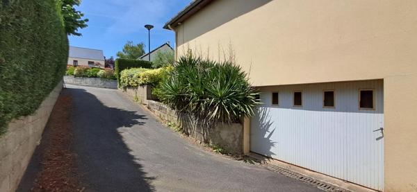 Maison Parné Sur Roc 5 pièce(s) 92.12 m2 - plain-pied - 946m² de jardin