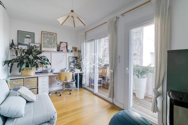 CALUIRE & CUIRE /CLOS BISSARDON – T4 Familial de 85 m² Entièrement Rénové avec Terrasse 16m2, Ascenseur Privatif & Garage Double.