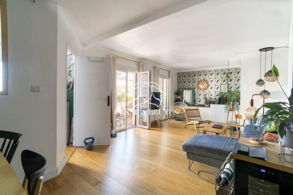 CALUIRE & CUIRE /CLOS BISSARDON – T4 Familial de 85 m² Entièrement Rénové avec Terrasse 16m2, Ascenseur Privatif & Garage Double.