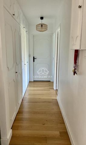 CALUIRE & CUIRE /CLOS BISSARDON – T4 Familial de 85 m² Entièrement Rénové avec Terrasse 16m2, Ascenseur Privatif & Garage Double.