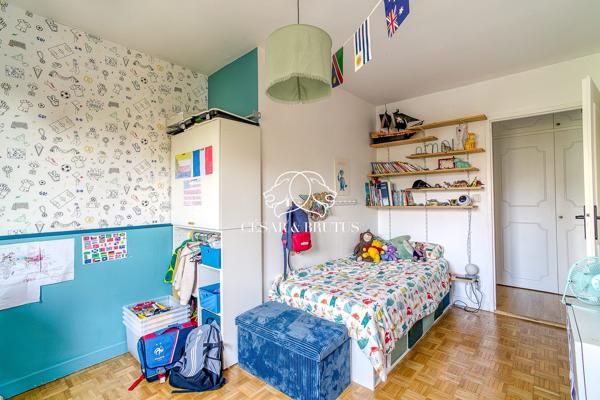 CALUIRE & CUIRE /CLOS BISSARDON – T4 Familial de 85 m² Entièrement Rénové avec Terrasse 16m2, Ascenseur Privatif & Garage Double.