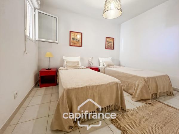 Lumière, calme, authenticité… Un art de vivre signé Pont Royal. appatement de 57m2 avec vue sur les collines, large terrasse,2 vraies chambres, piscine, place de parking, garage à vélos