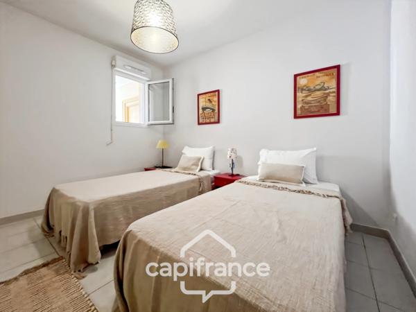 Lumière, calme, authenticité… Un art de vivre signé Pont Royal. appatement de 57m2 avec vue sur les collines, large terrasse,2 vraies chambres, piscine, place de parking, garage à vélos