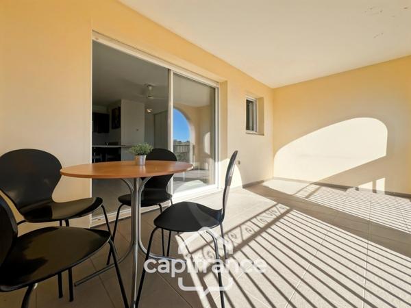 Lumière, calme, authenticité… Un art de vivre signé Pont Royal. appatement de 57m2 avec vue sur les collines, large terrasse,2 vraies chambres, piscine, place de parking, garage à vélos