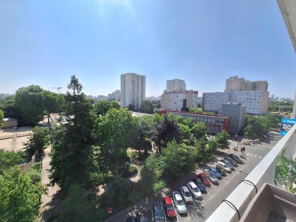 vue exceptionelle appartement type T2 de 42 m² avec TERRASSE et cave