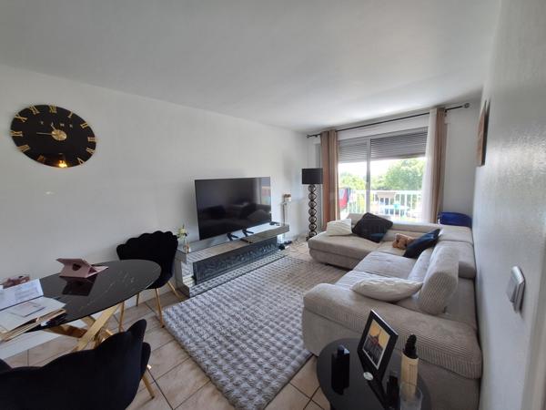 vue exceptionelle appartement type T2 de 42 m² avec TERRASSE et cave