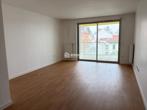 Location Appartement 5 pièces 103.6 m² - Suresnes 92150