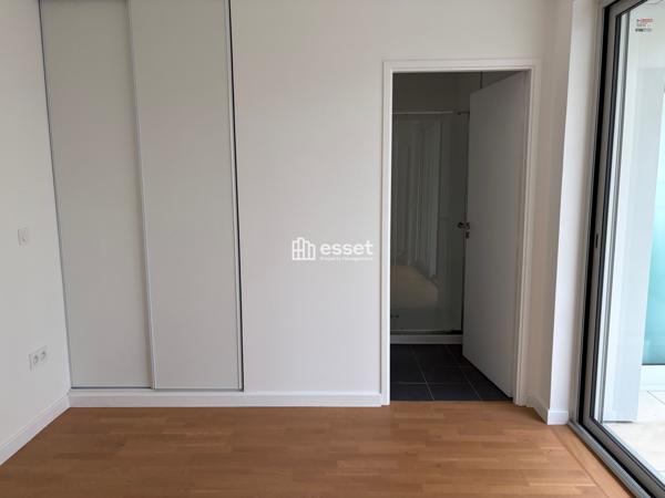 Location Appartement 5 pièces 103.6 m² - Suresnes 92150