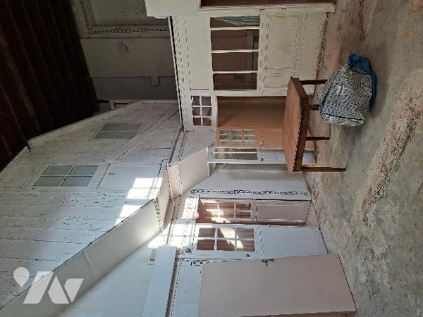 Maison d'habitation proche des commerces.