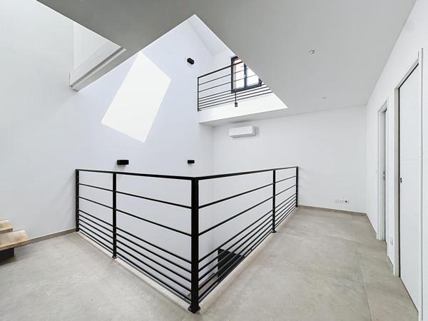 MAISON T5 – 188 m² – CLIMATISÉE – TERRASSE – 2 PARKINGS PRIVATIFS – 69320 FEYZIN