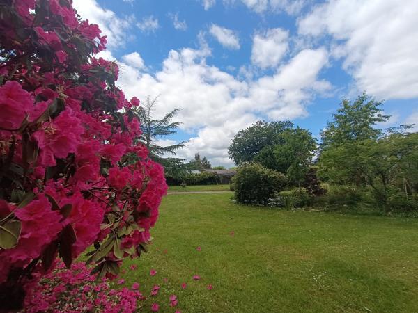 Propriétéavec parc, piscine et prestations haut de gamme