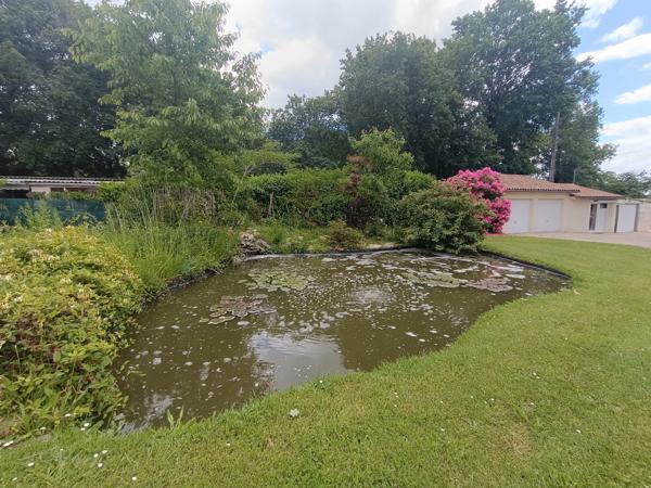 Propriétéavec parc, piscine et prestations haut de gamme