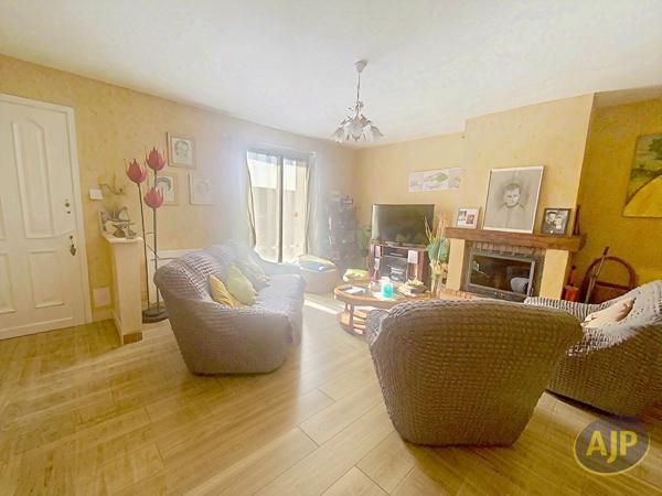 Vente maison Ambares Et Lagrave : 273 650 € - AJP Immobilier Saint Andre de Cubzac