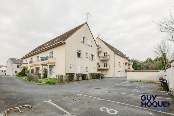 Appartement Lieusaint appartement 2 pièce(s) 40 m2 avec Box, Place de parking et jardin !